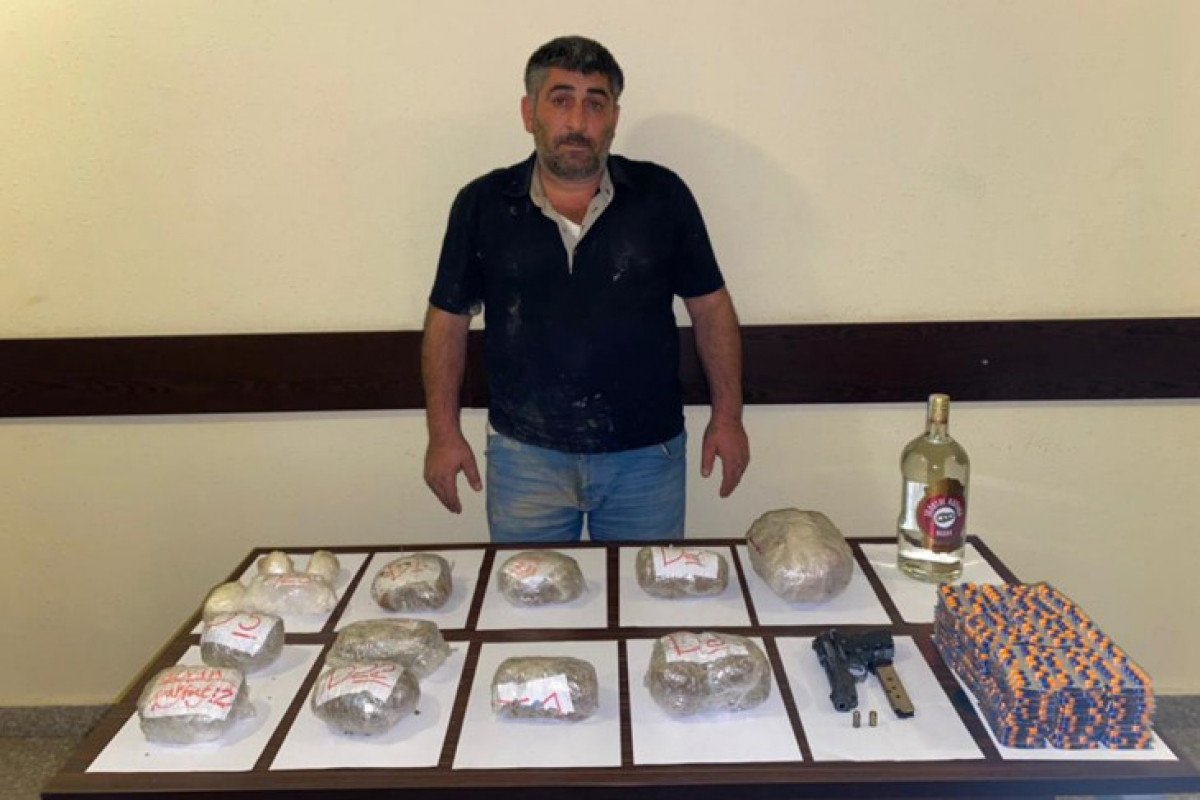 Silah-sursat və 28 kiloqramdan çox narkotikin İrandan Azərbaycana keçirilməsinin qarşısı alınıb