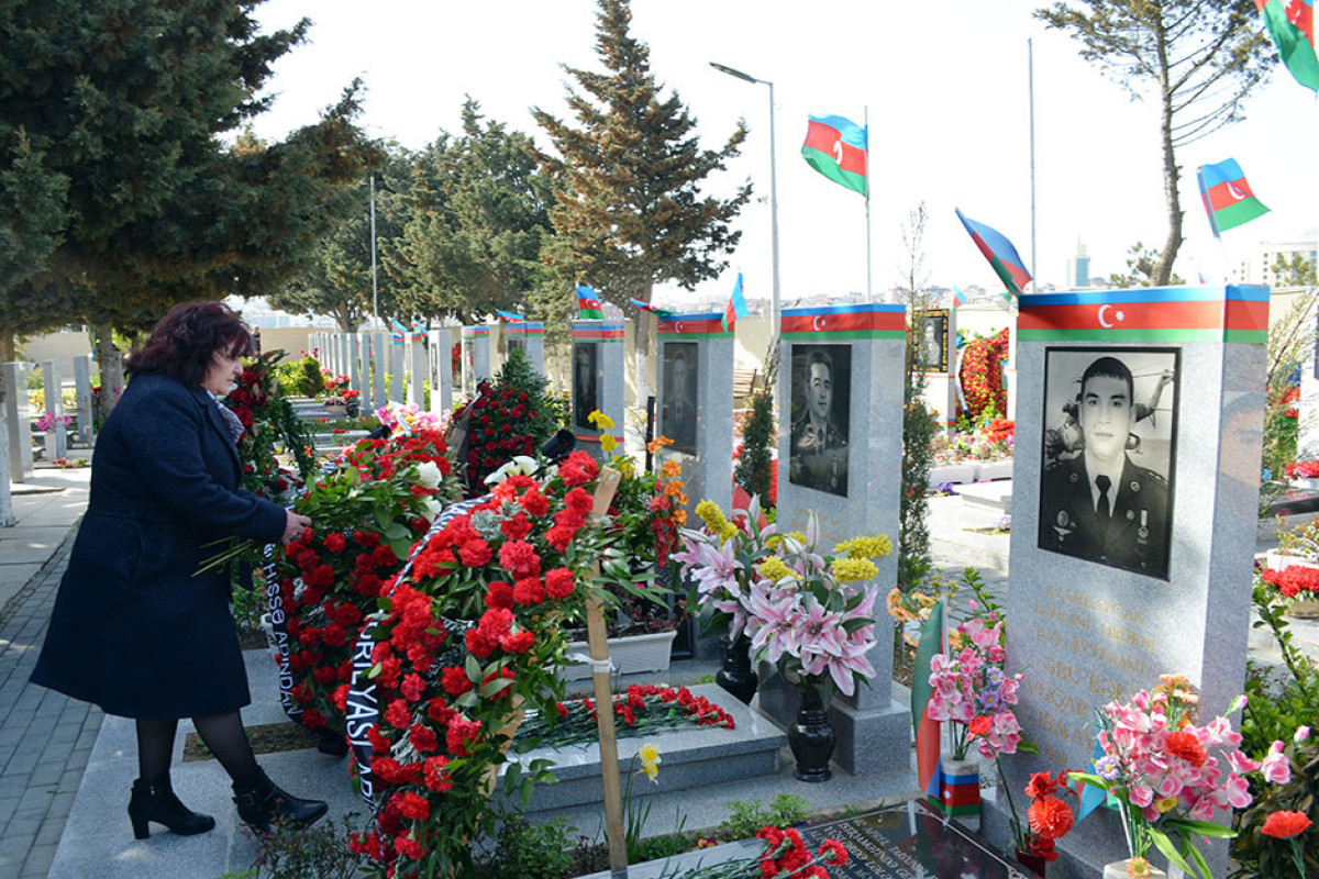 Şəhid pilotların xatirəsi yad edilib - FOTO 