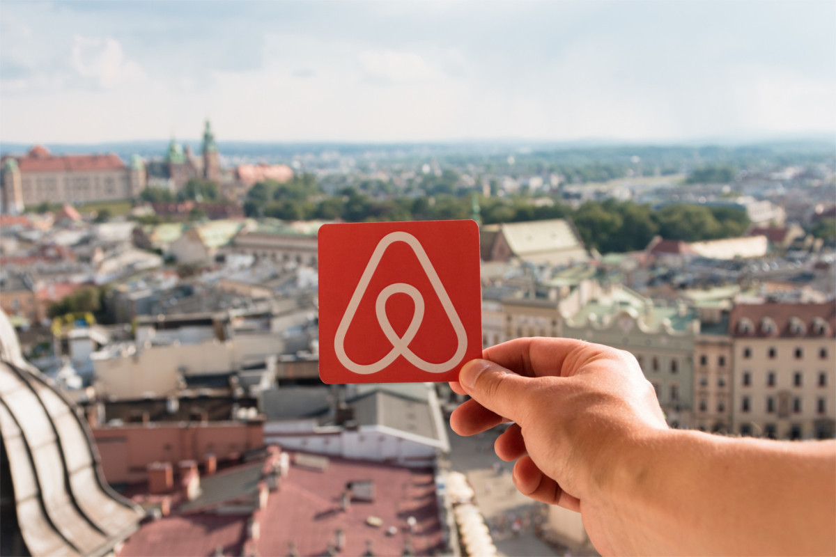 Airbnb banned citizens of Russia and Belarus from booking accommodation abroad