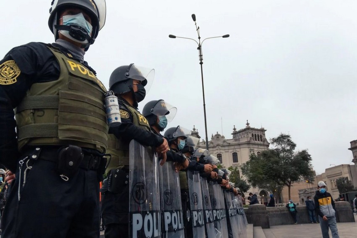 Peru prezidenti ölkədə komendant saatını ləğv edib