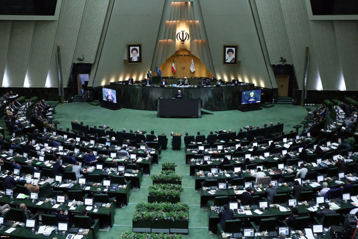 İranın 250 deputatı Vyanadakı müzakirələrlə bağlı prezidentə müraciət edib