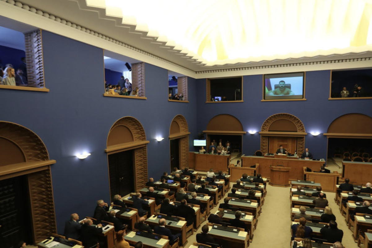 Zelenski Estoniya parlamentində çıxış edib
