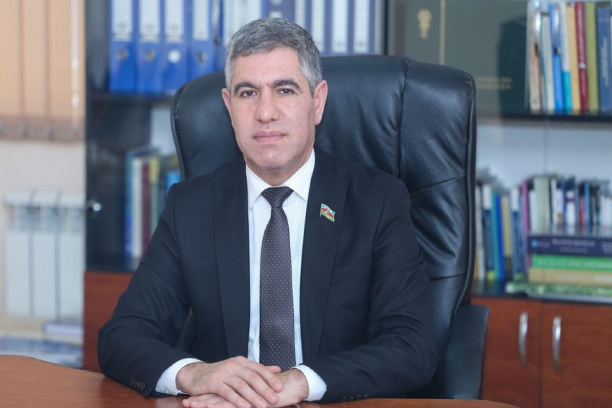Vüqar Bayramov: "Zəif bank və sığorta şirkətlərinin konsolidasiyasına ehtiyac var"