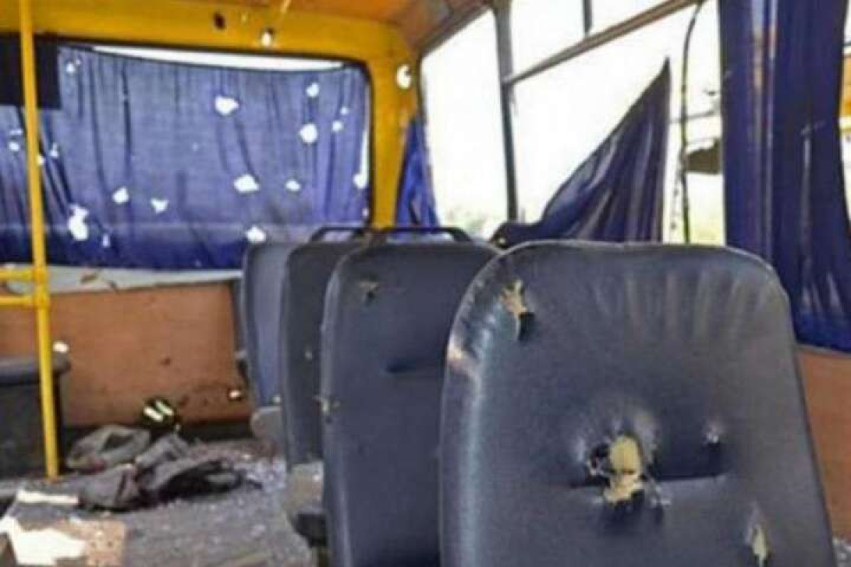 Xarkovda təxliyə avtobusu atəşə tutulub, 7 nəfər ölüb