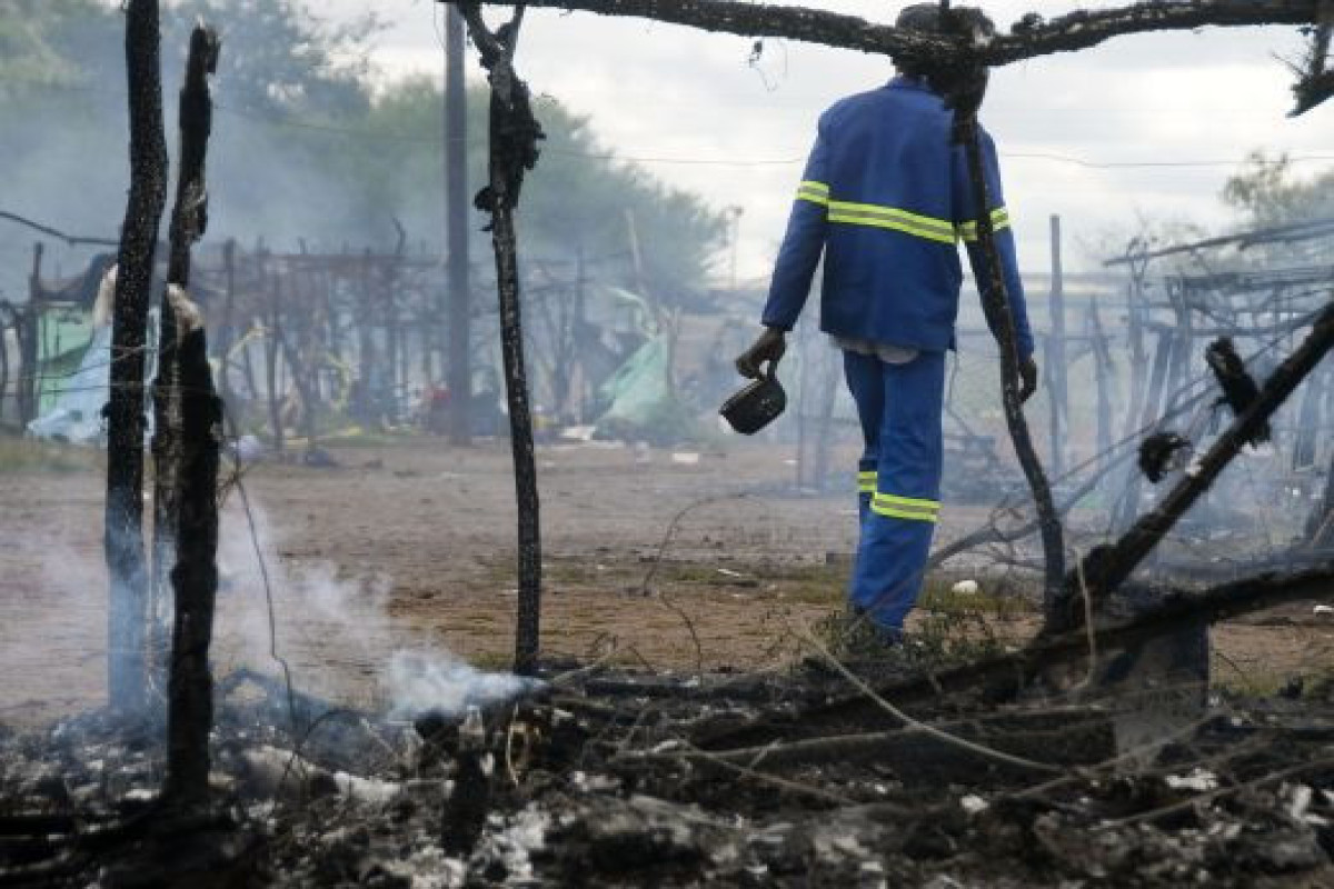 В ЮАР более 1 тыс. человек лишились жилья из-за крупного пожара