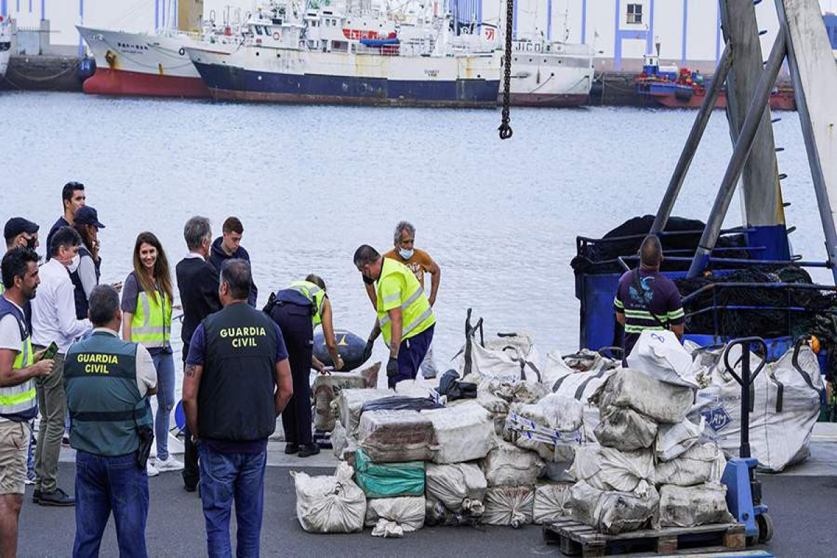 Пять человек задержаны за перевозку 3 тонн кокаина у Канарских островов