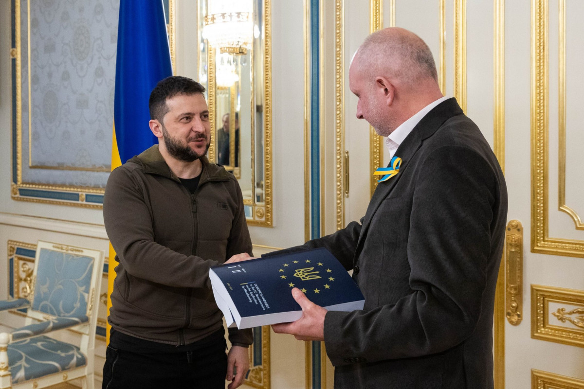 Vladimir Zelenski, Matti Maasikas