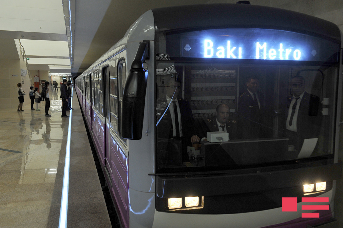 Metroda spesifik qoxuya görə qatar boşaldılıb