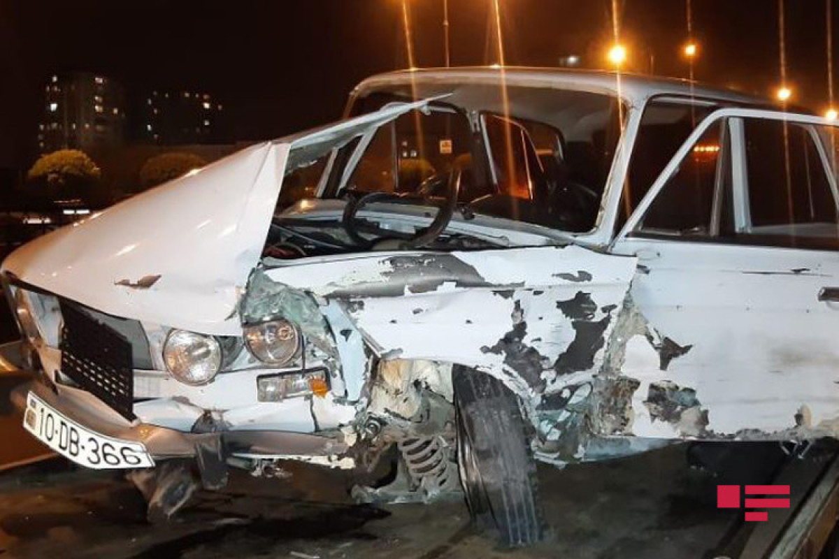 Bakıda üç avtomobil toqquşub, xəsarət alan var  - FOTO  - VİDEO 
