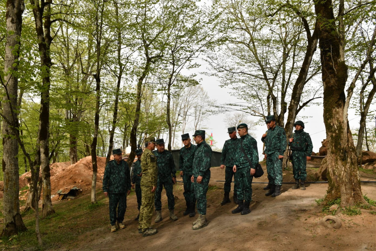 Магеррам Алиев и Эльчин Гулиев посетили воинские части и подразделения пограничных войск ГПС