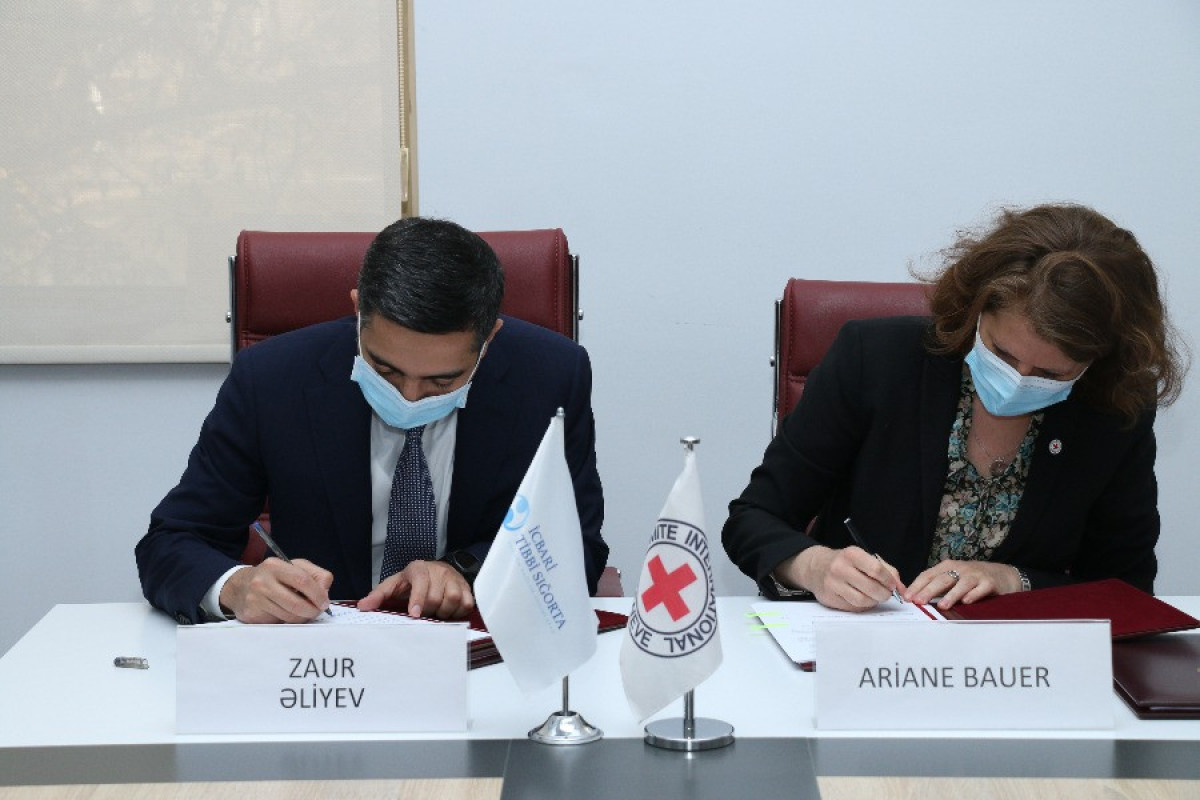 Встреча председателя правления Госагентства по ОМС Заура Алиева с Ариан Бауэр