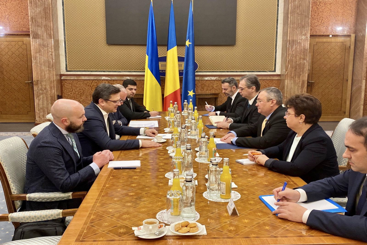 Кулеба встретился с премьер-министром Румынии