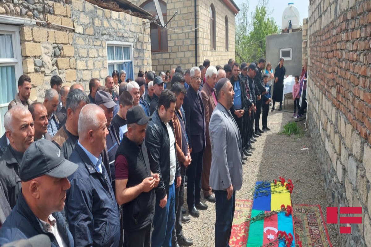 Погибший в Украине азербайджанец похоронен в Самухском районе