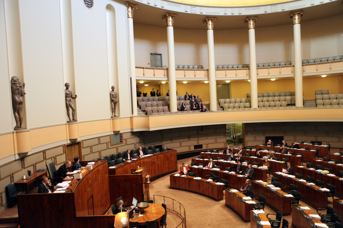 Finlandiya parlamenti NATO-ya üzv olmağa səs verib