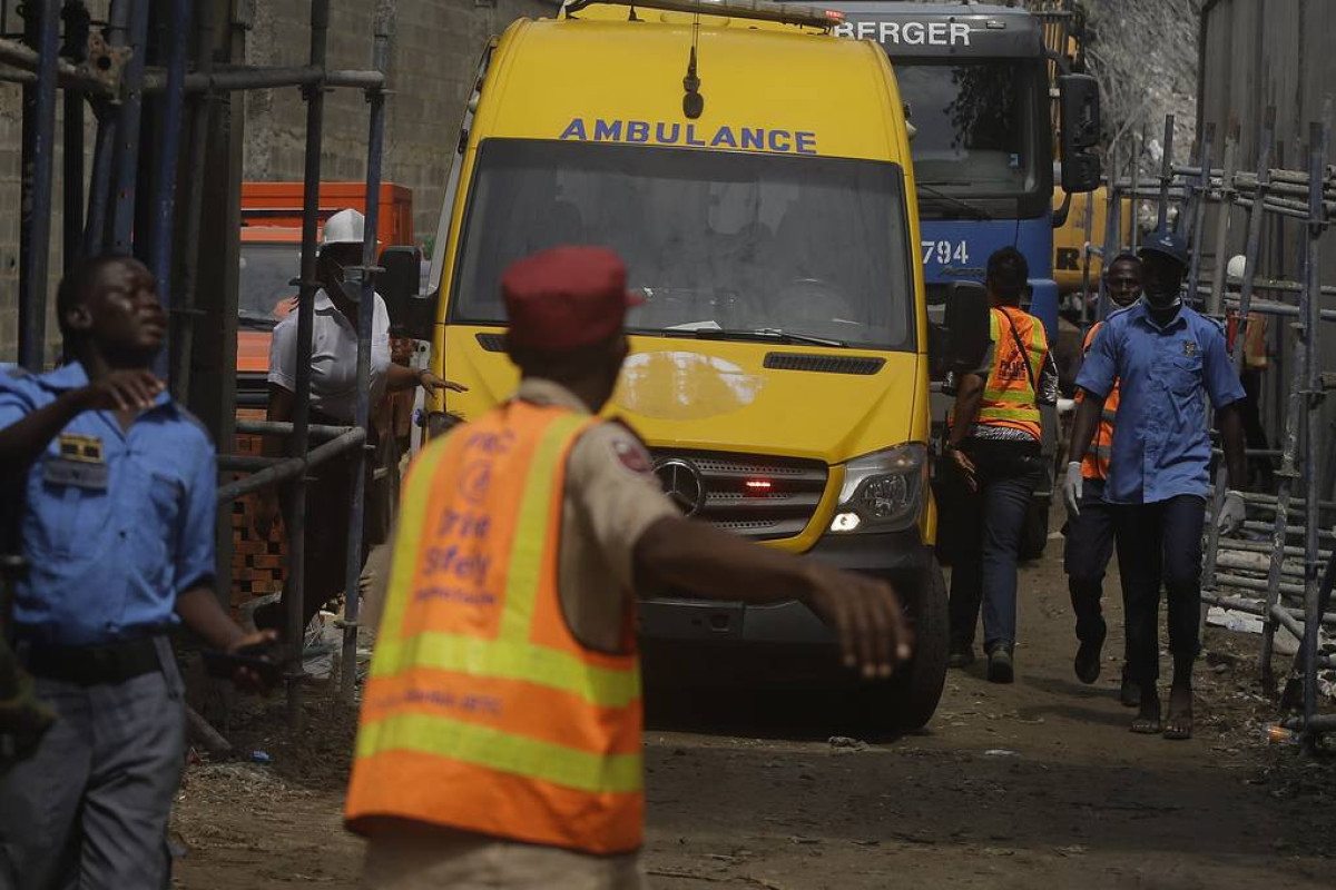 В Нигерии более 100 человек погибли в результате взрыва на нефтеперерабатывающем заводе