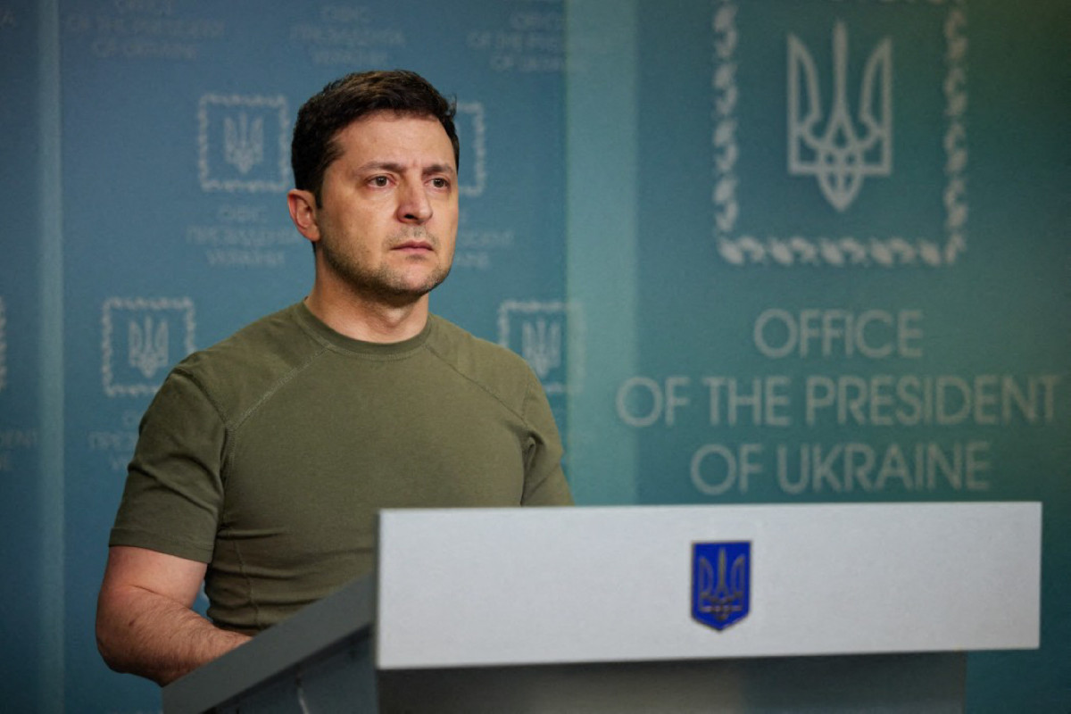 Зеленский заявил, что Киев может приостановить переговоры с Москвой