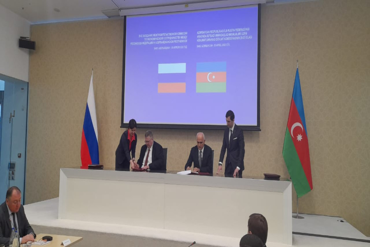 Azerbaijan, Russia ink several documents