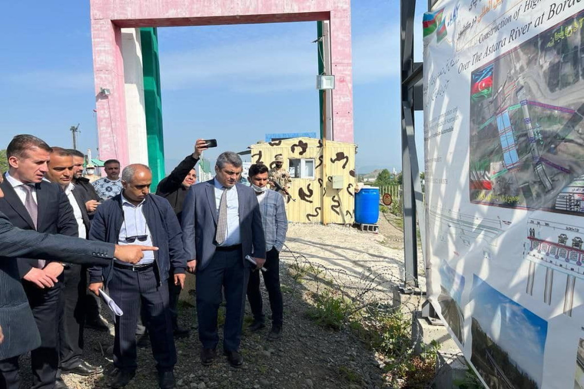 Посол Азербайджана в Иране осмотрел ж/д мост в Астаре