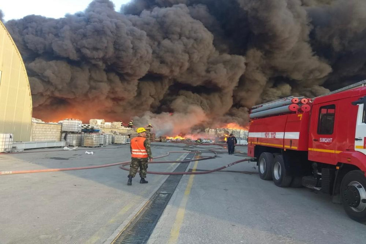 Minister: The fire in Sumgayit covered 5 thousand sq/m, on an area of 4 thousand sq/m extinguished-PHOTO -VIDEO 