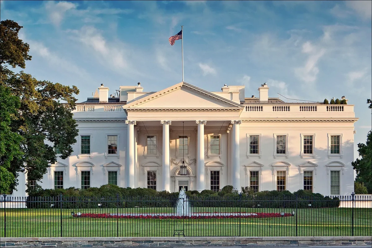 Белый дом, комментируя гибель в Украине наемника из США, призвал граждан не ездить туда
