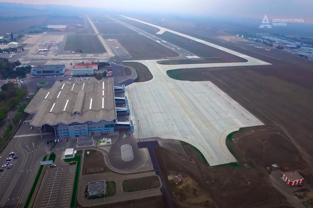 Российская армия нанесла авиаудар по Одесскому аэропорту