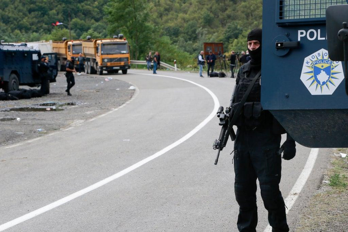 СМИ: Вблизи административной линии Косова с Сербией слышна автоматная стрельба