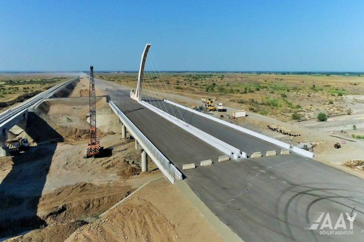 Строительство автодороги Барда-Агдам продолжается высокими темпами