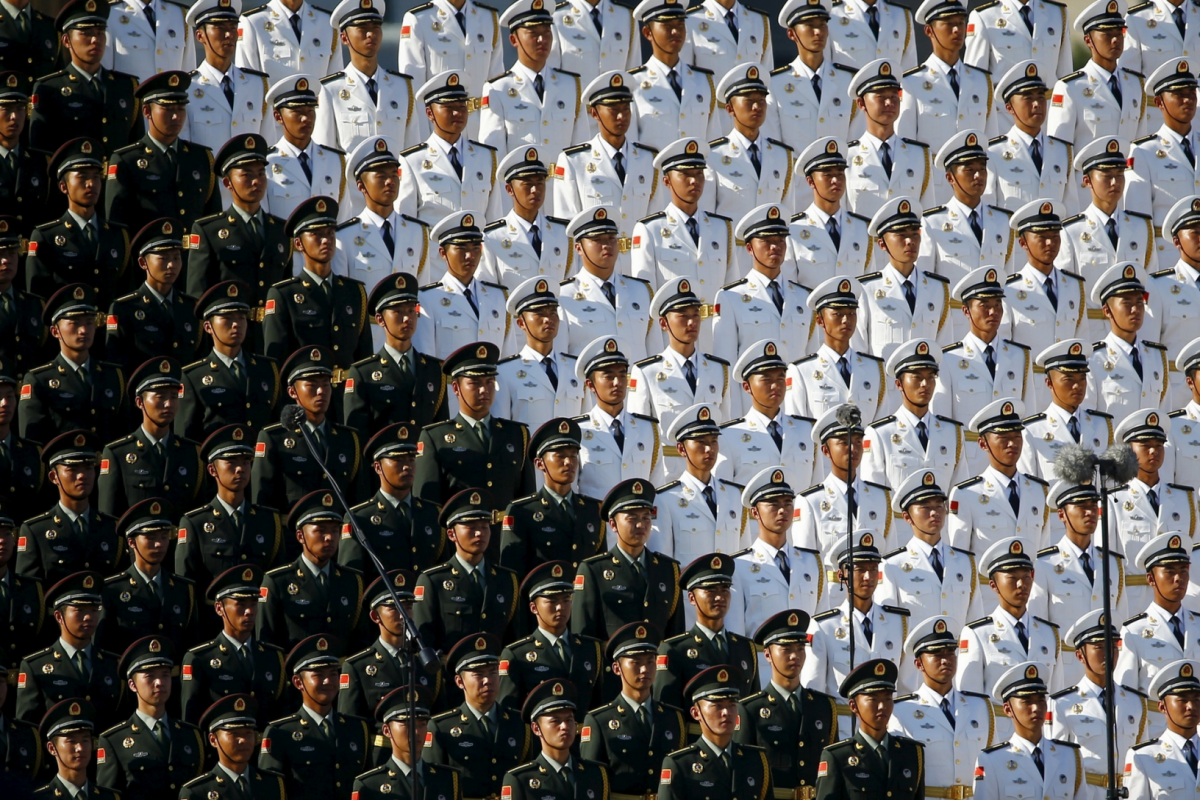 Минобороны Китая заявило о повышенной боеготовности армии