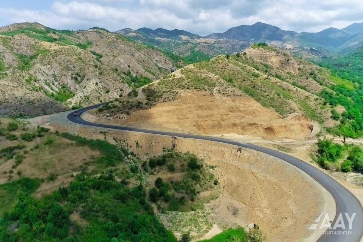 Завершается строительство новой автодороги в объезд города Лачин