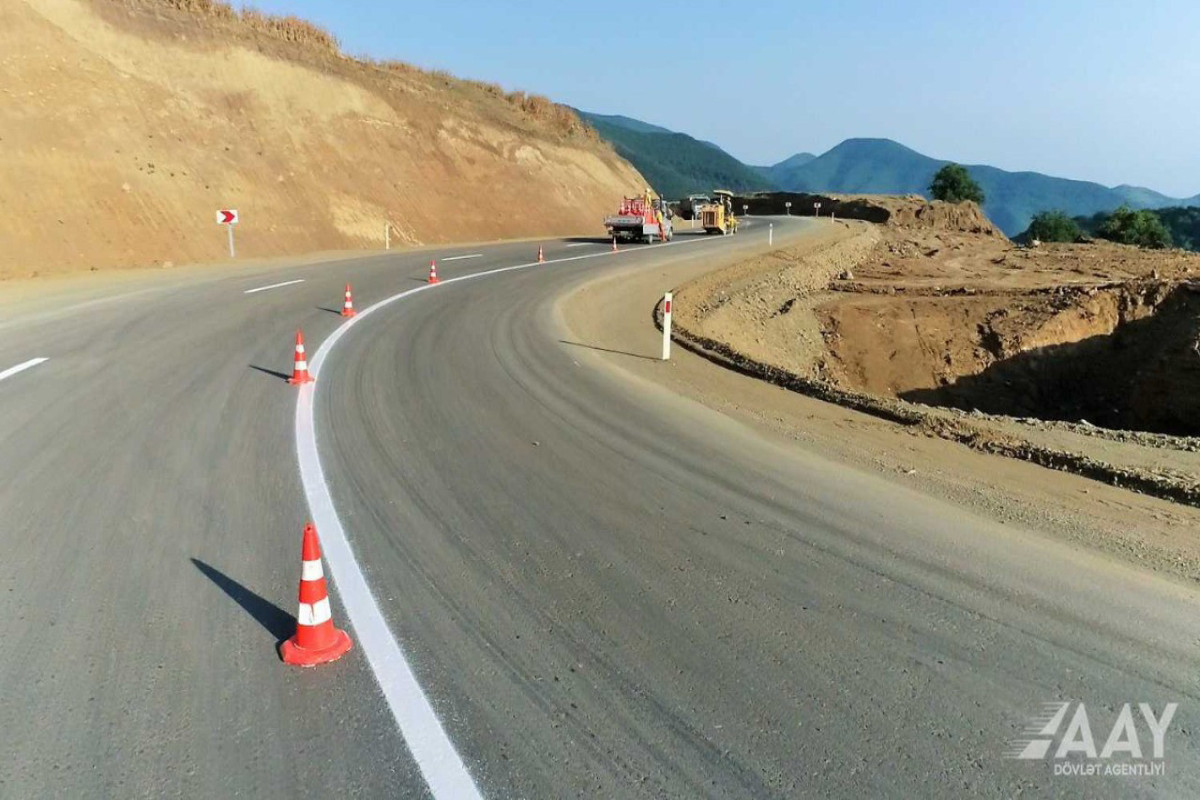 Завершается строительство новой автодороги в объезд города Лачин