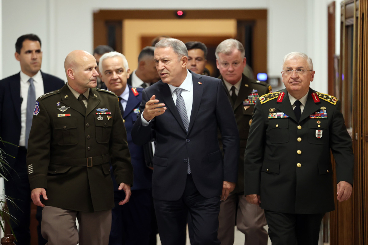 Hulusi Akar NATO-nun Avropadakı Birləşmiş Qüvvələrinin Ali Baş Komandanını qəbul edib