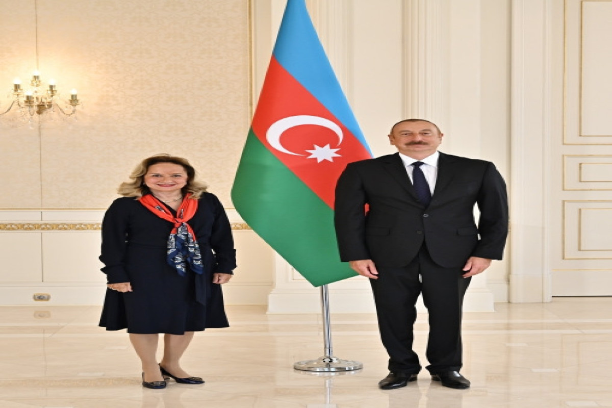 Президент Ильхам Алиев принял верительные грамоты новоназначенного посла Панамы