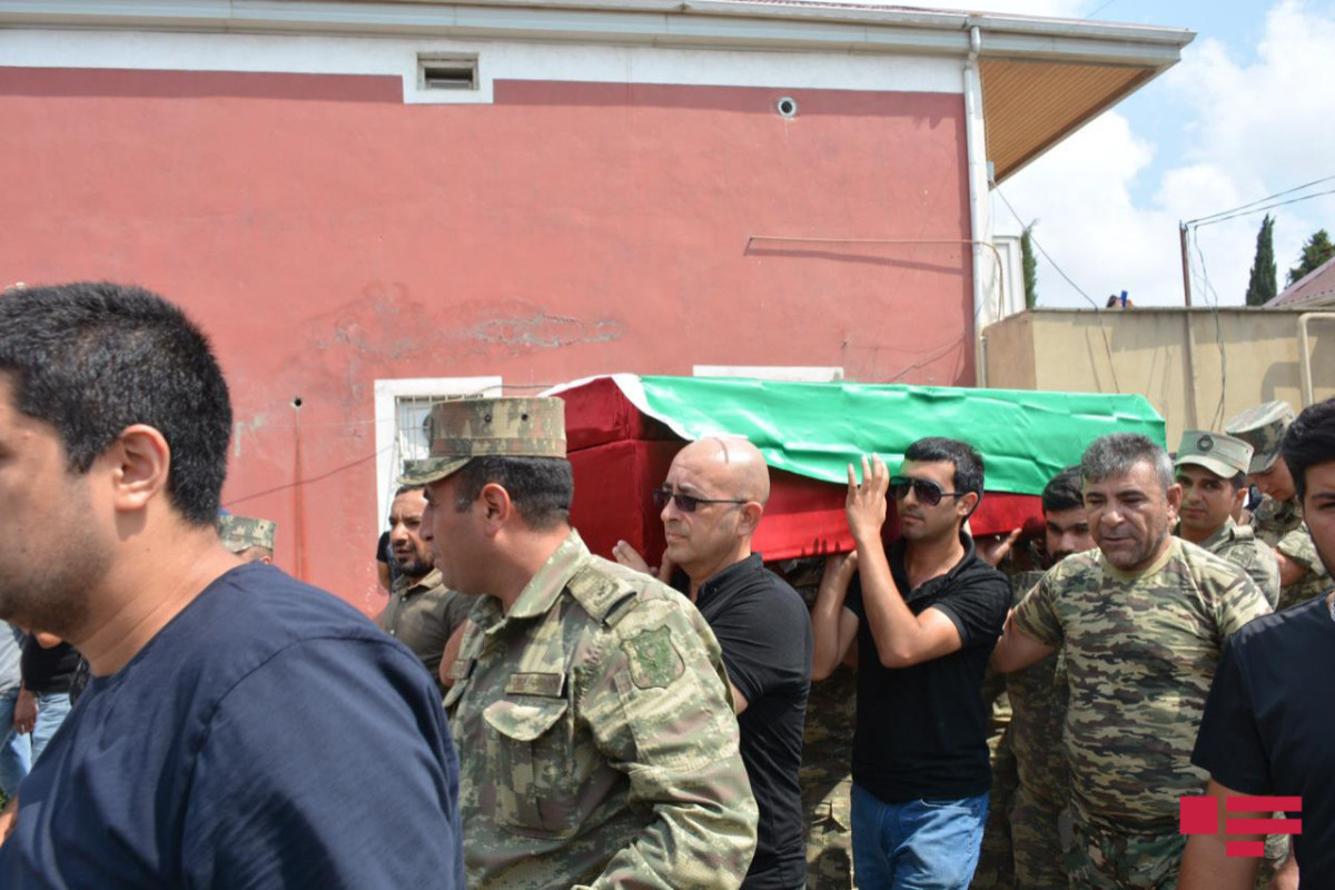 Похороны ставшего шехидом военнослужащего Худиева Самира Самед оглу