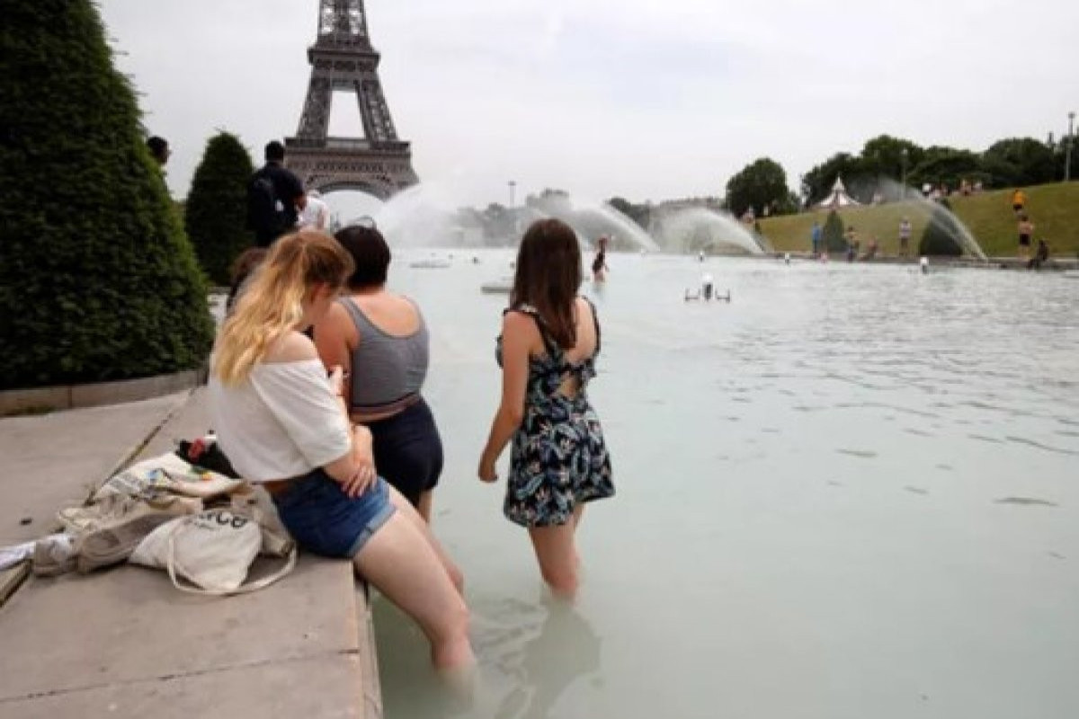 Fransanı dördüncü isti hava dalğası bürüyüb - FOTO 