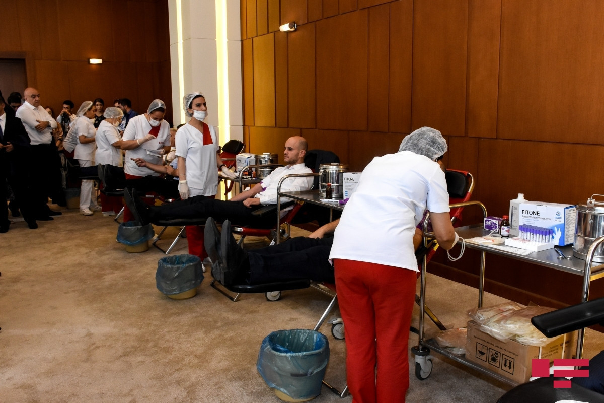 В Азербайджане проходит акция по сдаче крови в связи с Ашурой