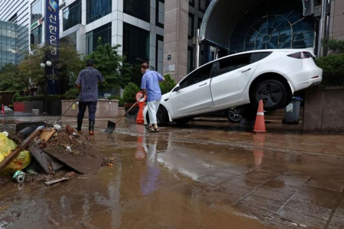 В Южной Корее семь человек погибли из-за дождей-<span class="red_color">ВИДЕО