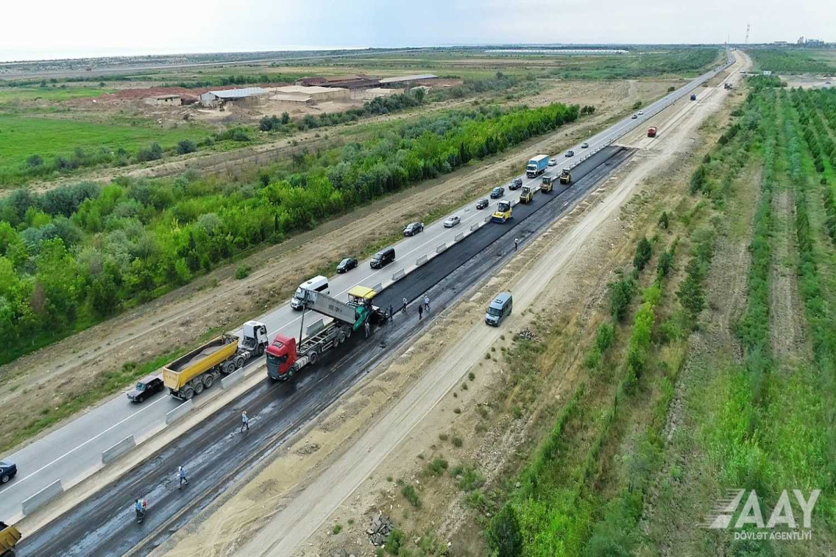 Bakı-Quba yoluna yeni asfalt-beton örtüyü döşənir - FOTO  - VİDEO 