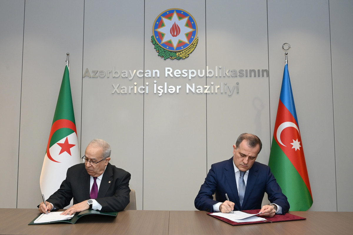 Подписание документов между Азербайджаном и Алжиром