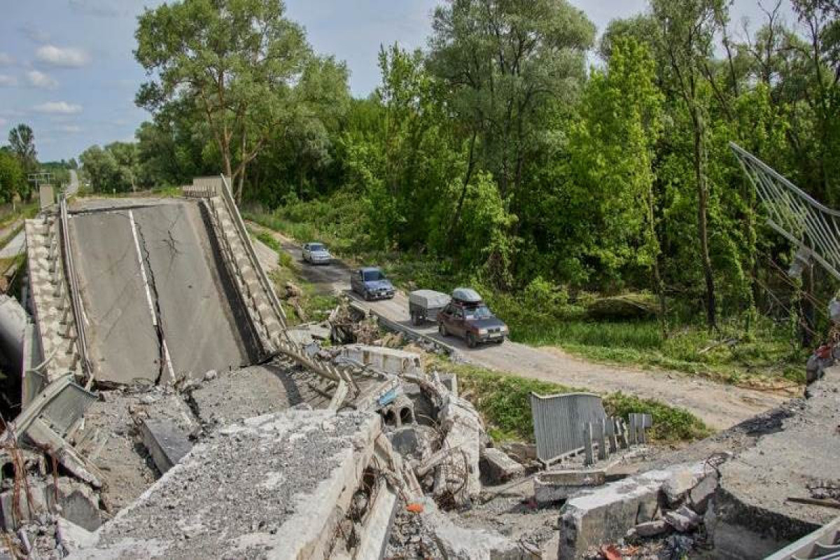 Kyiv troops destroy Dnieper bridge in the south