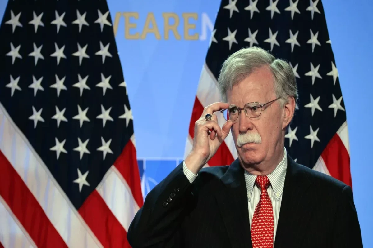 Болтон считает "большой ошибкой" намерение США вернуться к сделке с Ираном