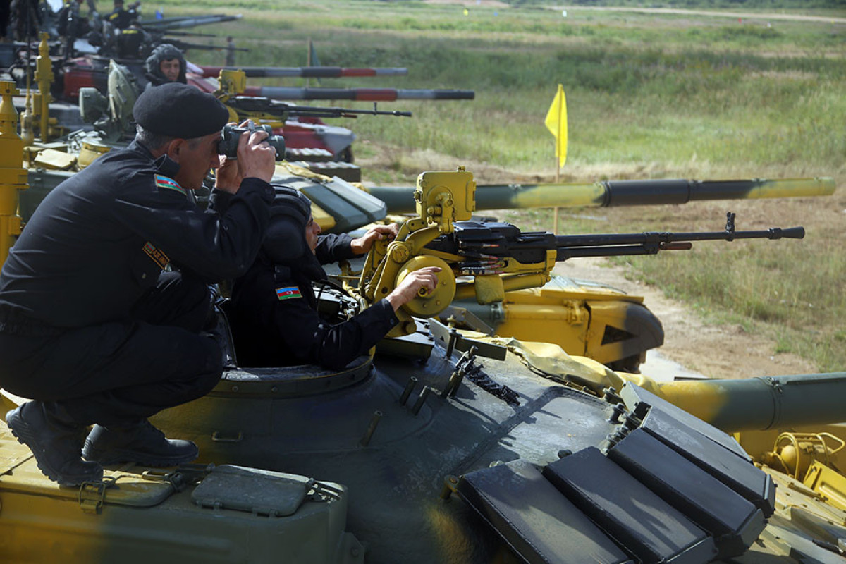 Tankçılarımız “Tank biatlonu” müsabiqəsinə hazırlıqlarını davam etdirir - FOTO 