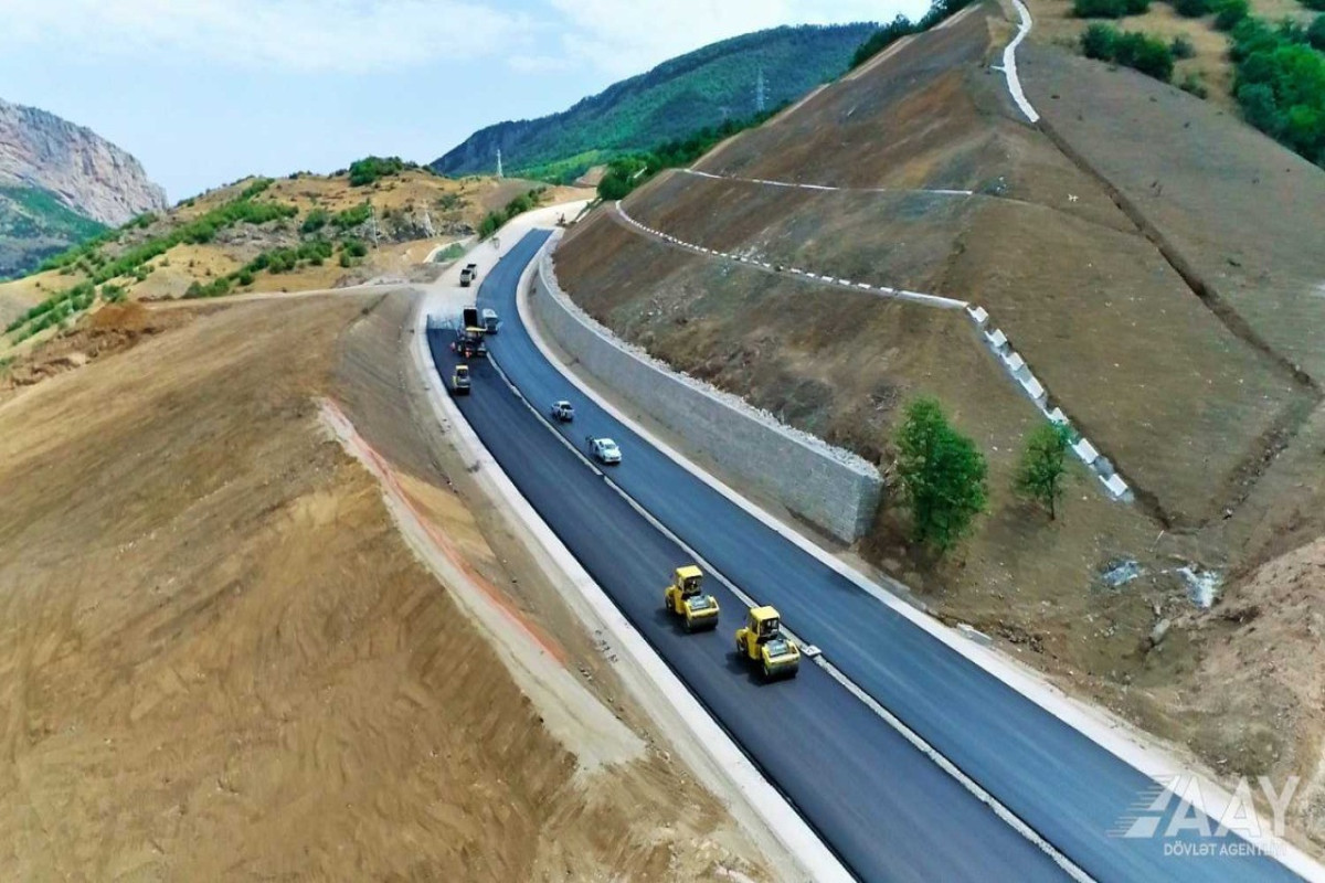 Завершается строительство 3 тоннелей на автомобильной дороге Ахмедбейли-Физули-Шуша-