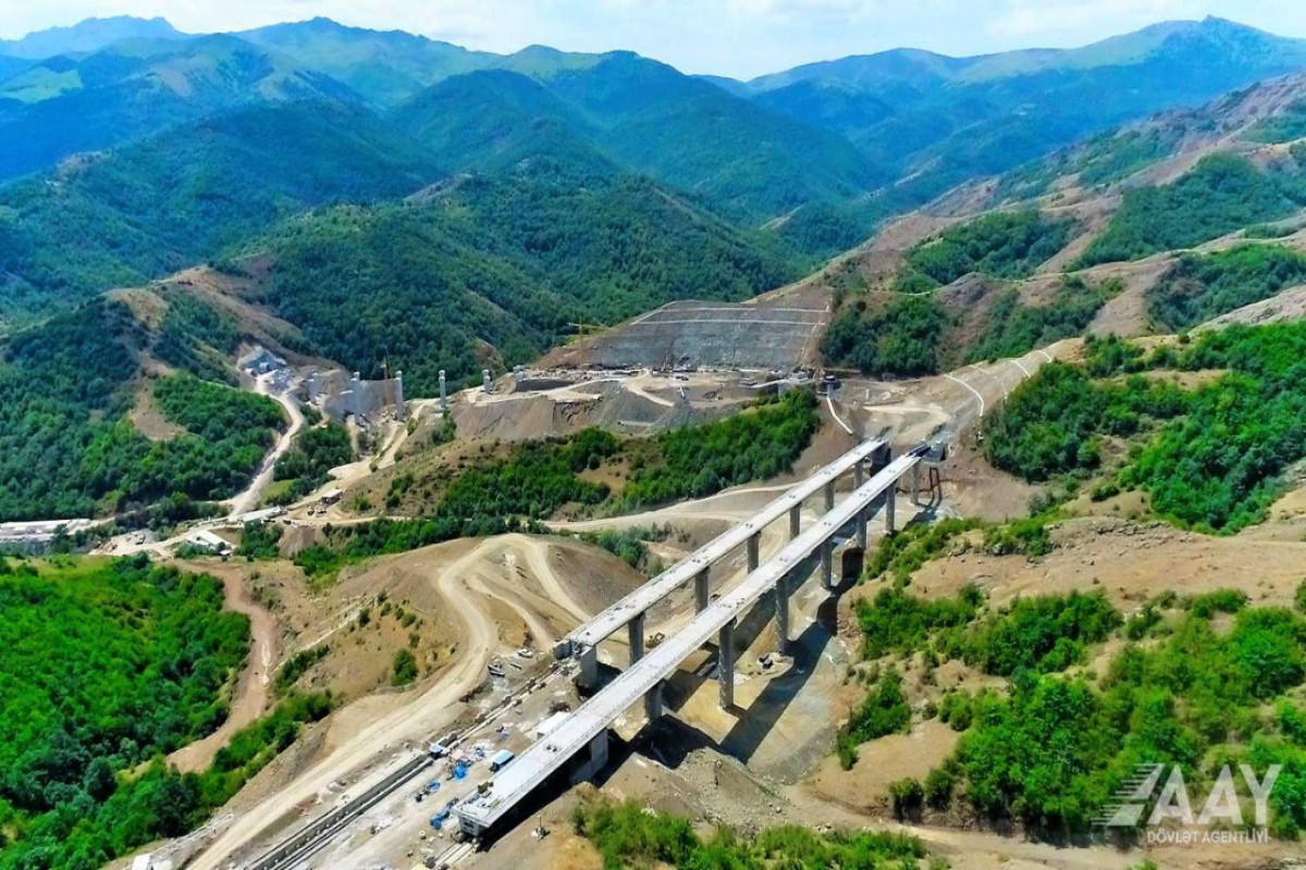 Завершается строительство 3 тоннелей на автомобильной дороге Ахмедбейли-Физули-Шуша-