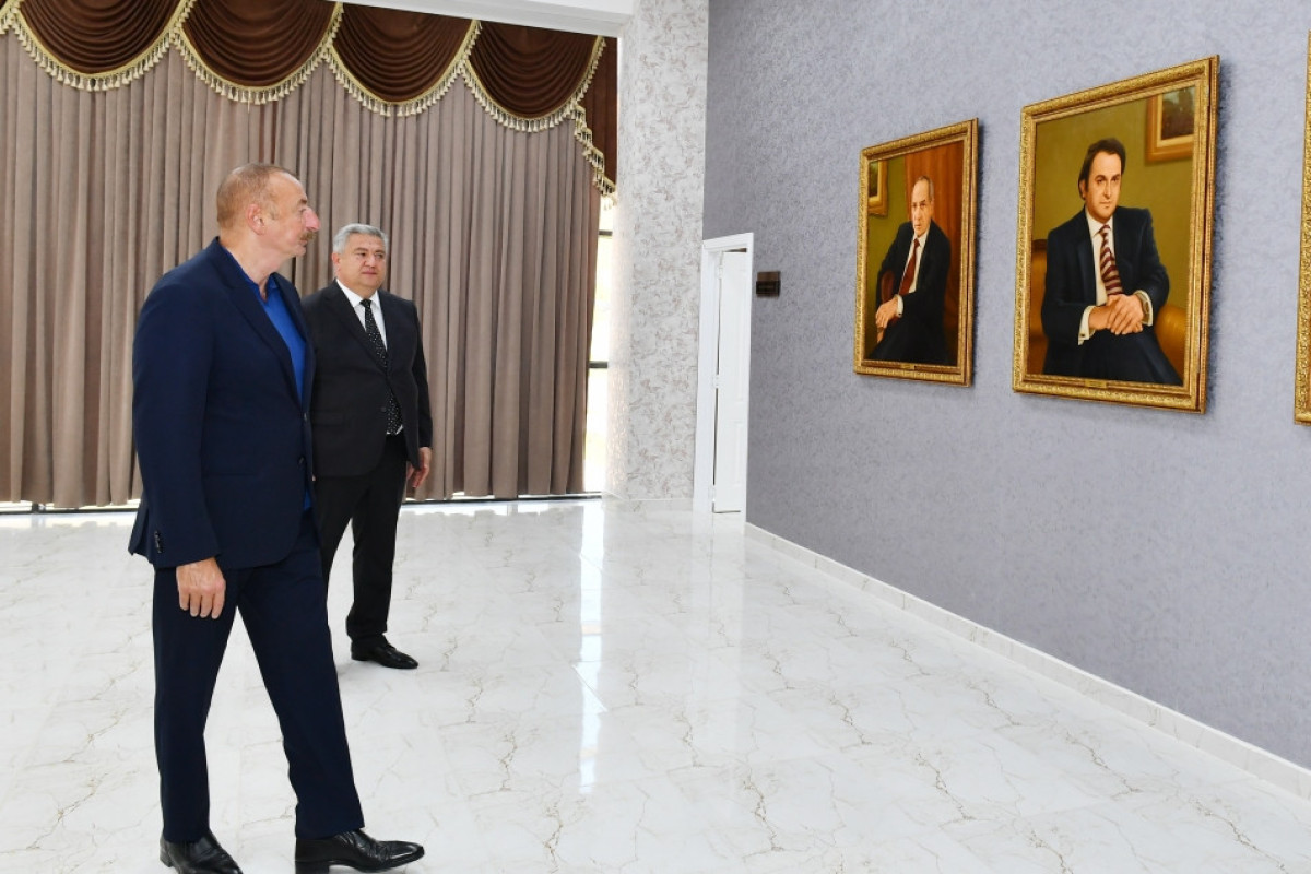 Президент Ильхам Алиев в Центре юных умельцев в Агсу