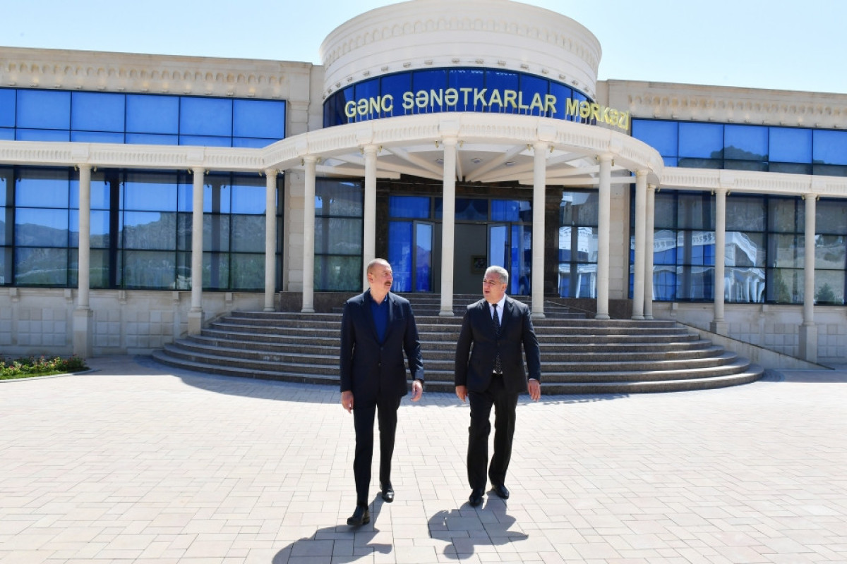 Президент Ильхам Алиев принял участие в открытии Центра юных умельцев и Музея государственной символики в Агсу