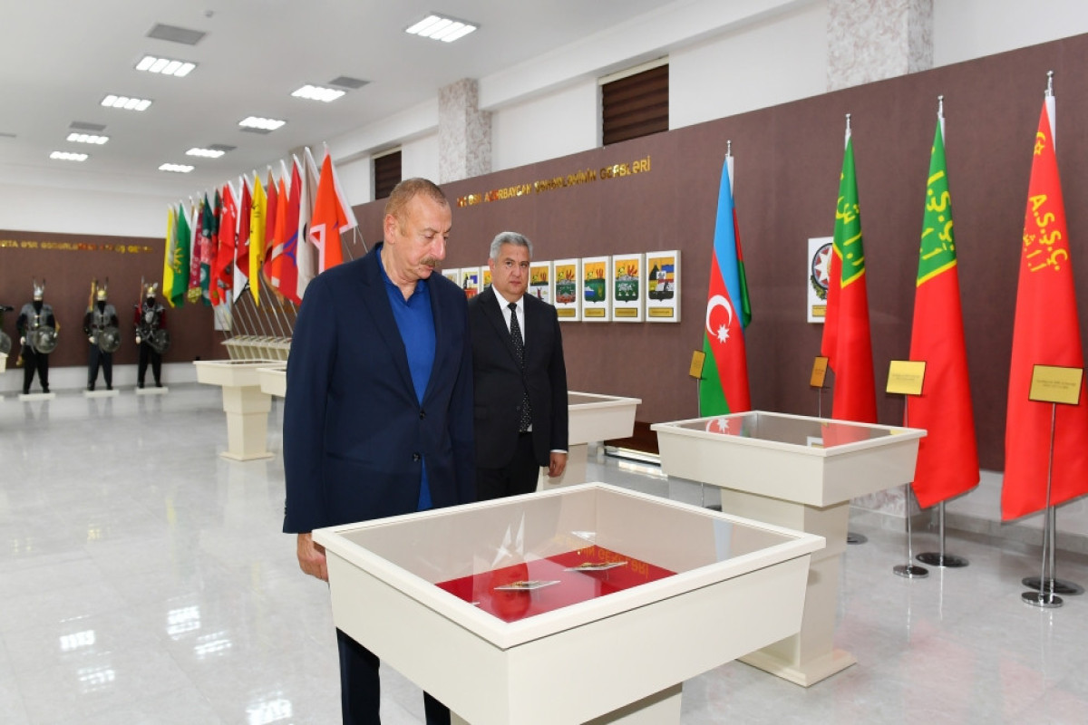Президент Ильхам Алиев в Музее государственной символики в Агсу
