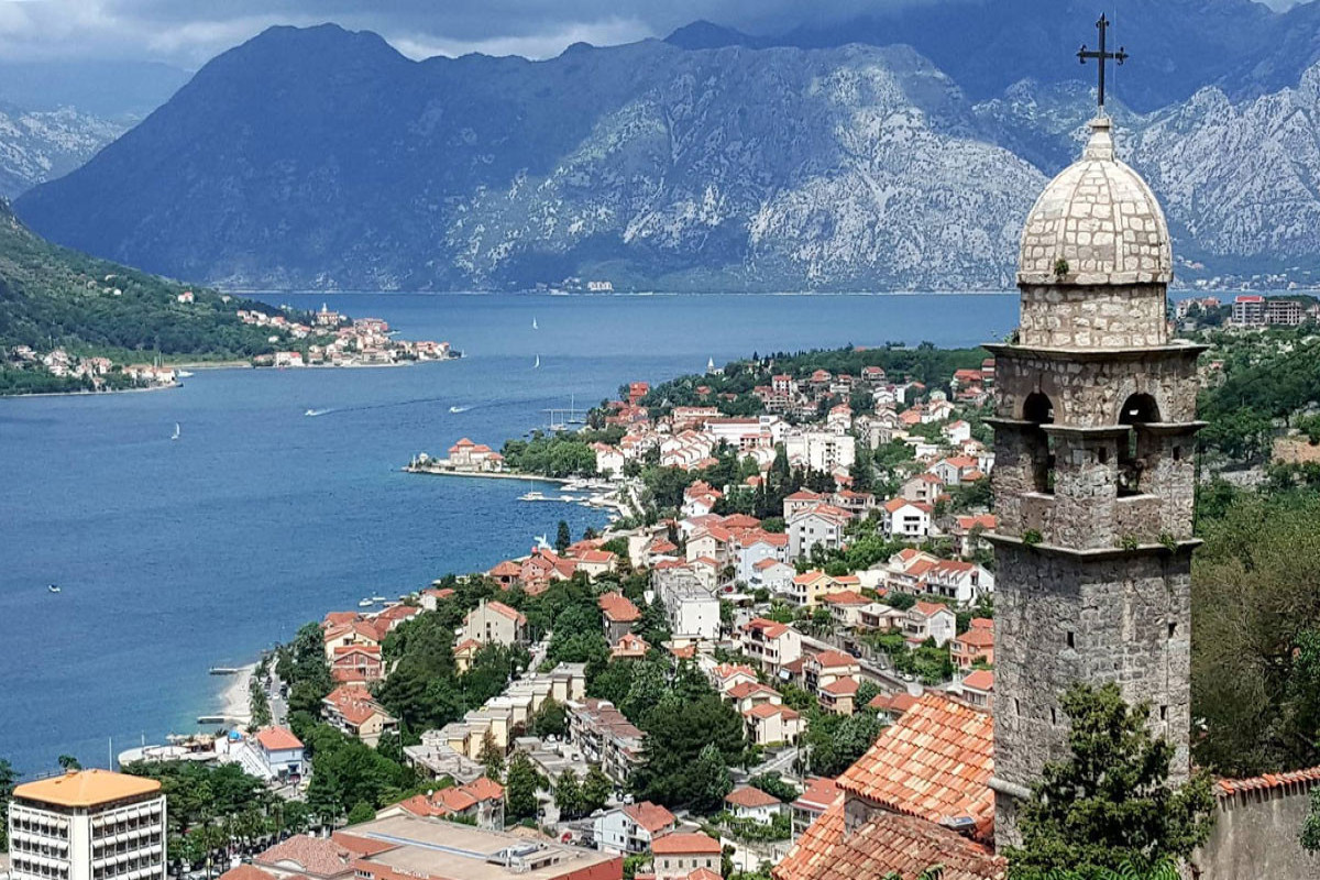 Montenegro includes employee of Russian embassy on "black list"