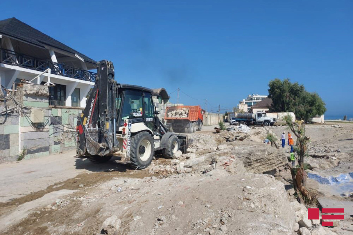 Скалистая местность в Бузовна очищается от незаконных построек