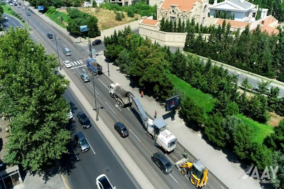 В Баку на Тбилисском проспекте идут ремонтные работы