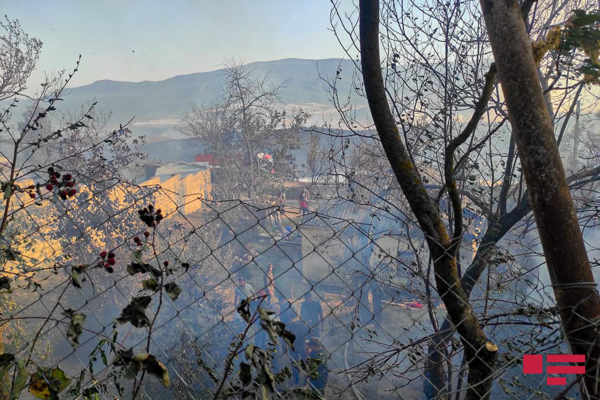 Şabranda biçilmiş taxıl sahəsində başlayan yanğın 6 kəndi əhatə edib - VİDEO  - YENİLƏNİB 2  